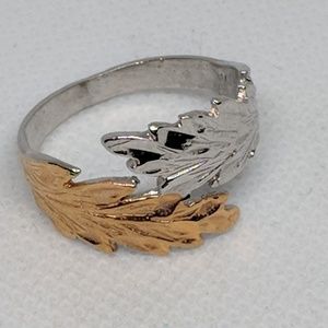 Gold and silver tone leaf ring size 9